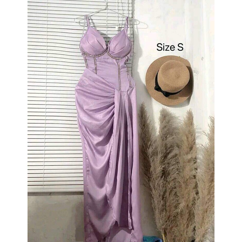 Đầm phi lụa dạ hội cúp ngực xẻ tà tím đính đá