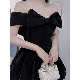 Đầm nữ nhẹ nhàng