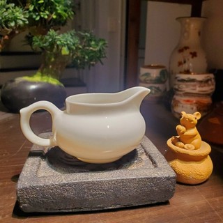 Tống sứ trắng bạch định