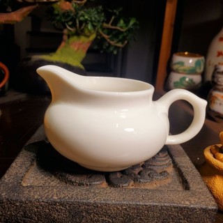 Tống sứ trắng bạch định