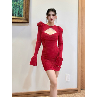 Đầm body đỏ tay loe dài phối nơ vai