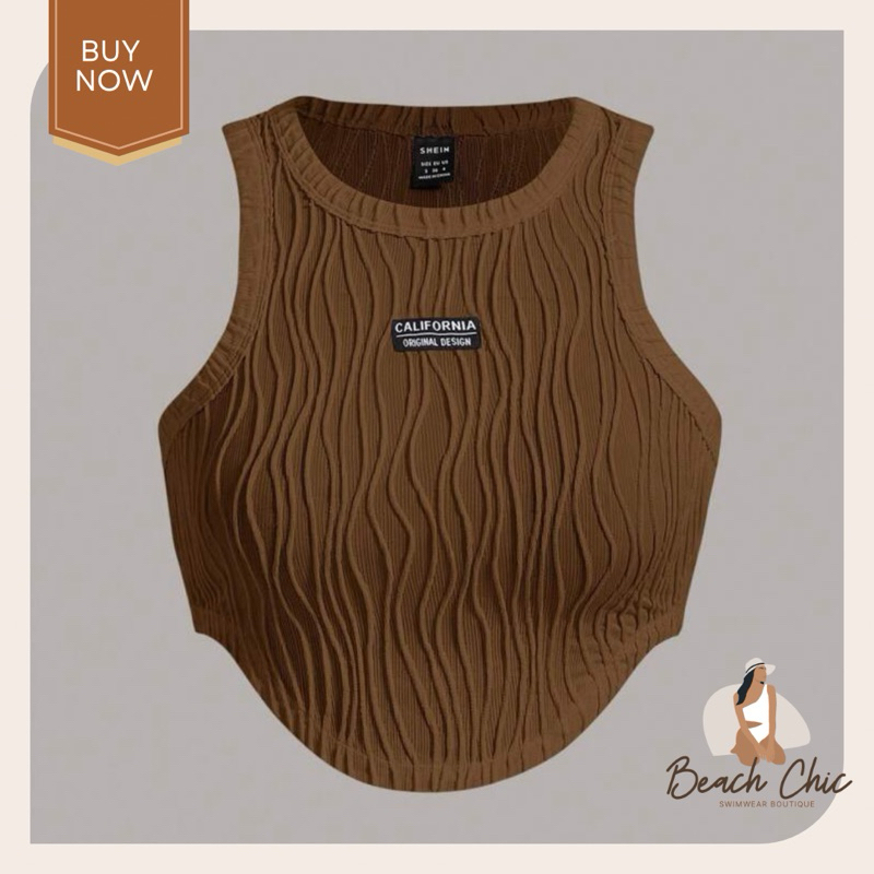 BEACHCHIC Letter Patched Curved Hem Tank Top - Áo thun ba lỗ vạc tròn cơ bản