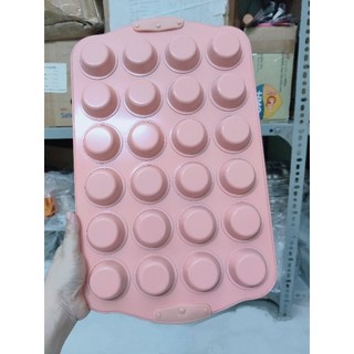 Khuôn cupcake 24 ô mini chống dính ( Màu Hồng Pastel)