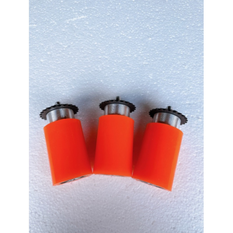 Quả lô tỳ trước máy dán cạnh gỗ mini