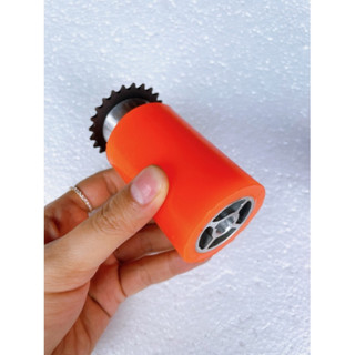 Quả lô tỳ trước máy dán cạnh gỗ mini