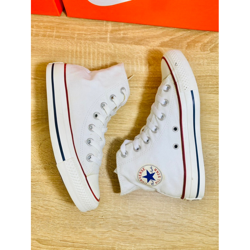 Giày converse classic màu trăng cổ cao size 35( real 2hand)