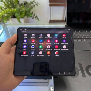 Điện thoại Samsung Galaxy Z Flip5 5G Công Ty mới Fullbox nguyên seal