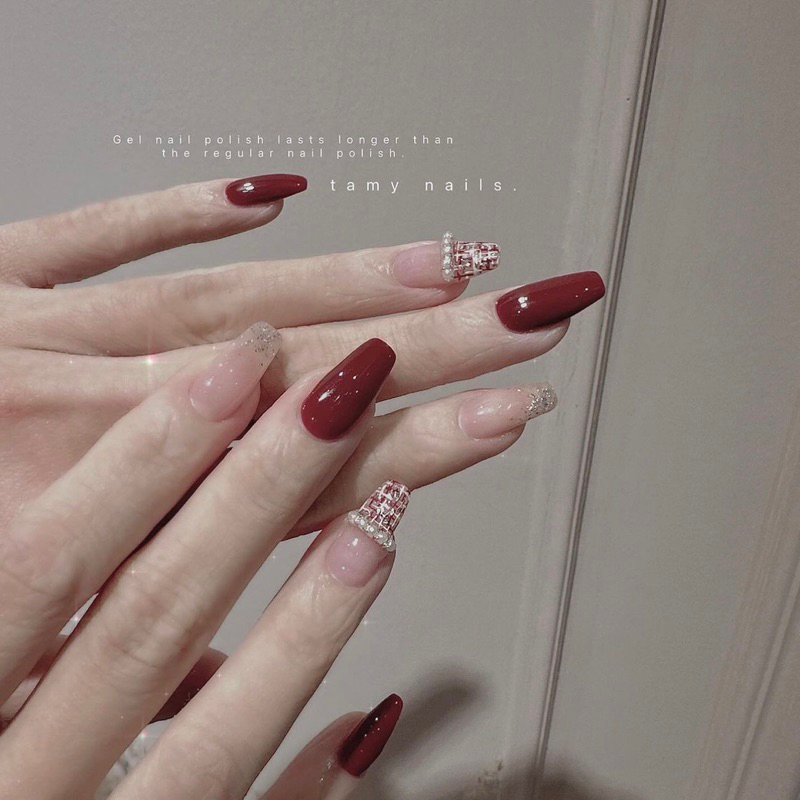 Móng up nailbox đỏ tết kẻ dạ