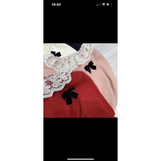 Áo len cổ tròn ren nơ đen