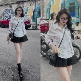 Sơmi trắng phối sọc Thom túi ngực thêu chó
