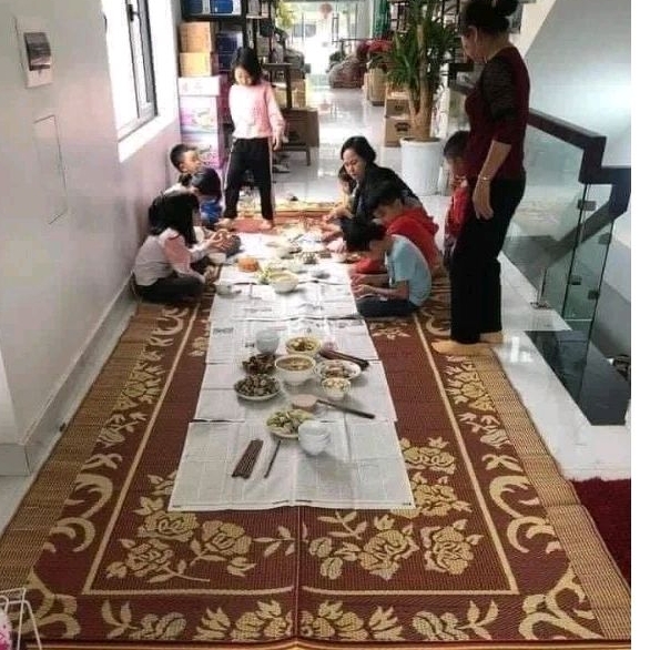 CHIẾU NHỰA ĂN CƠM 4M