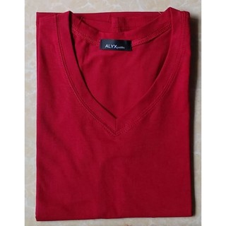 Áo thun trơn cổ tim