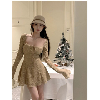 Sẵn Váy ren dài tay chữ A Retro có lót đệm ngực hàng QCCC kèm hình mâu Neala măc