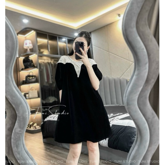 Váy nhung đính đá cổ sm