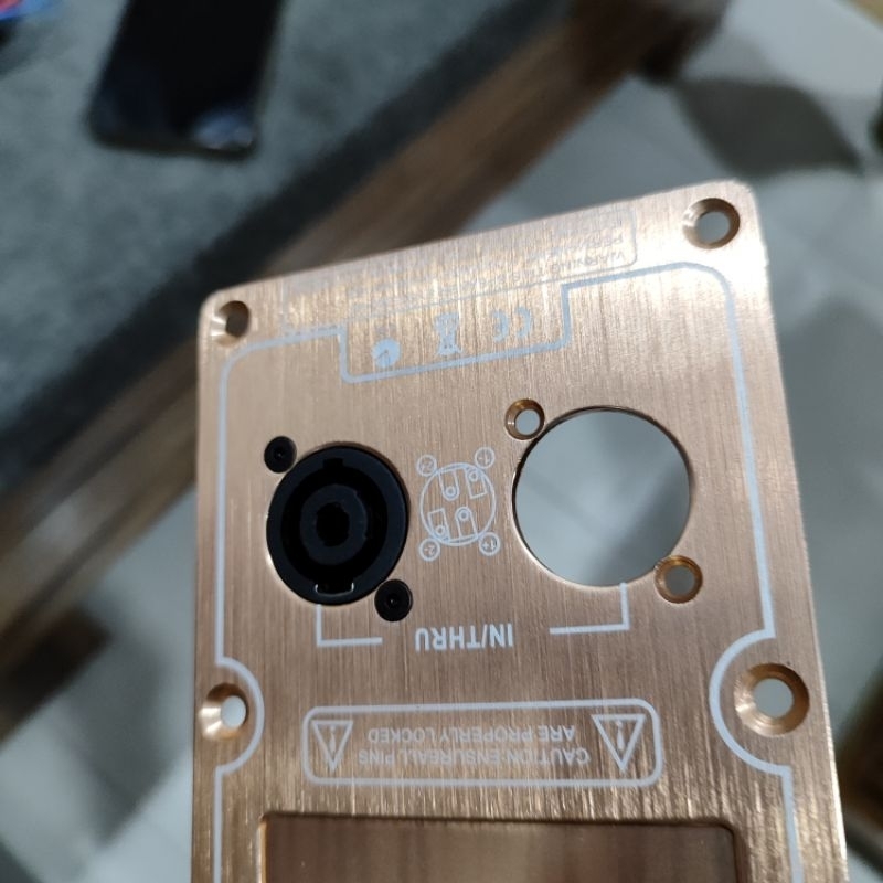 Trạm loa nhôm phay 14.5x9cm dày 2mm dùng gắn giắc CANON