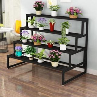 Kệ hoa và chậu cây tam cấp, có 3 và 4 tầng được làm bằng sắt và phun sơn tĩnh điện