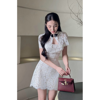 Đầm ren pháp cúp ngực tay choàng thiết kế sang trọng