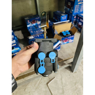 Tổng phanh Dongfeng hãng ChoChenNQ ( 4 lỗ )