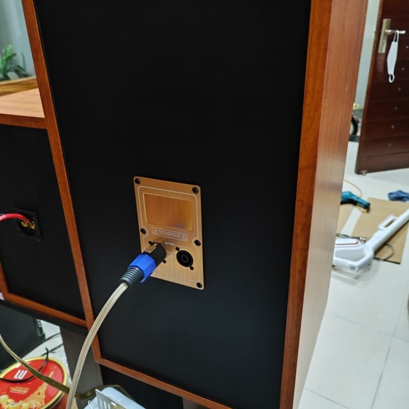 Trạm loa nhôm phay 14.5x9cm dày 2mm dùng gắn giắc CANON