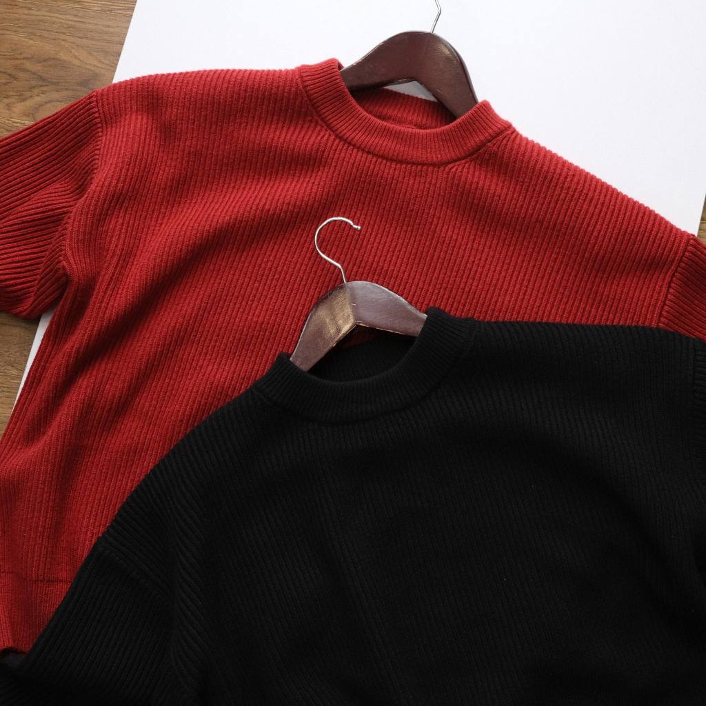 Áo len khóa zip, chất liệu len dày dặn, form crop tôn dáng, thương hiệu B Brown