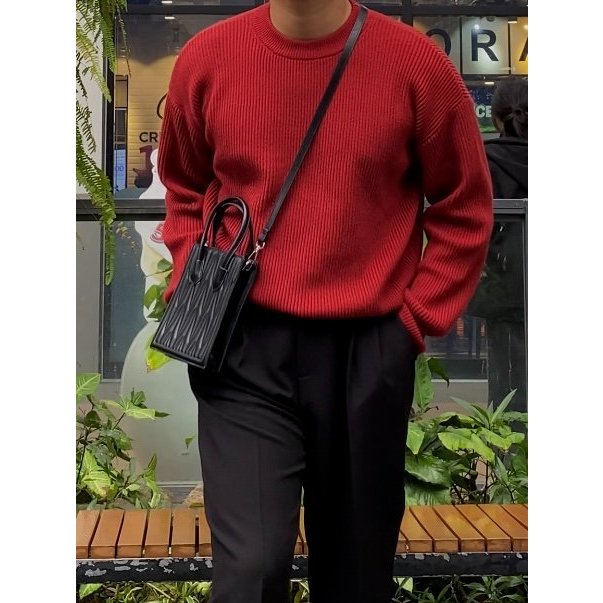 Áo len khóa zip, chất liệu len dày dặn, form crop tôn dáng, thương hiệu B Brown