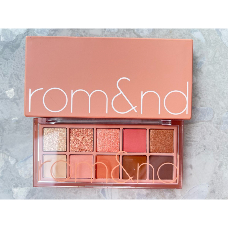 Bảng phấn mắt 10 màu Romand 01 Pampas Garden