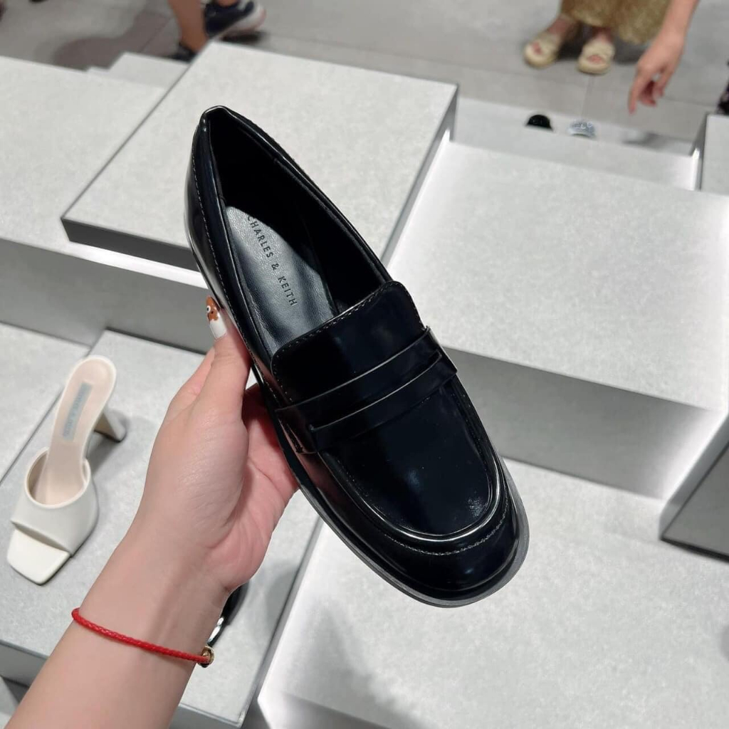 Giày lười mũi nhọn  authentic