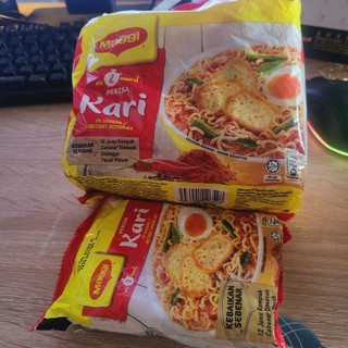 Mì gói Kari Maggi