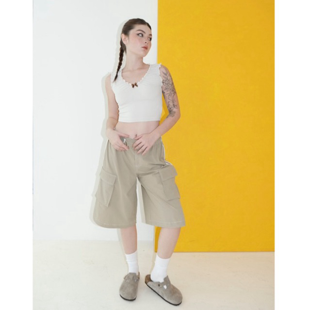 OLALASTUDIO Quần dù lửng túi hộp chạy sọc 2 bên thêu chữ - LINDA SHORT