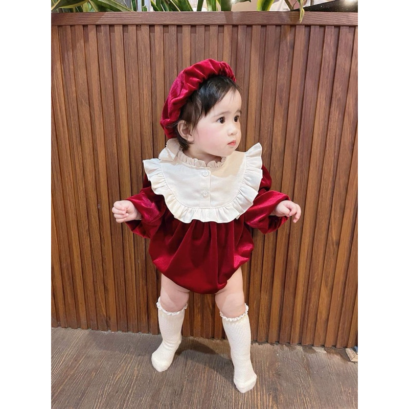 Body nhung đỏ kèm mũ nồi nơ cho bé gái diện Tết