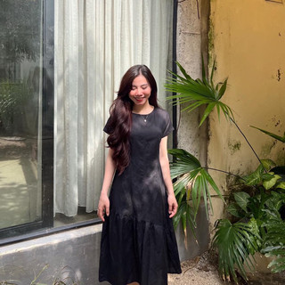 Đầm đuôi cá mảnh dáng dài màu đen