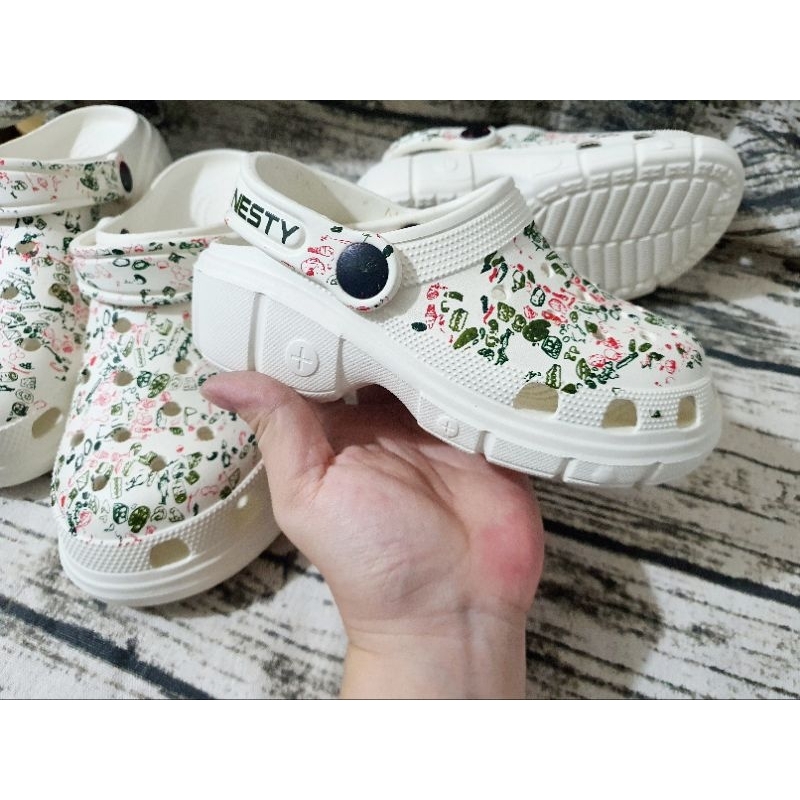 Dép cross sục chất liệu Eva hàng VN chất lượng cao