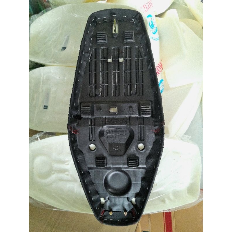 Yên 2 tầng wave A110 đời cũ