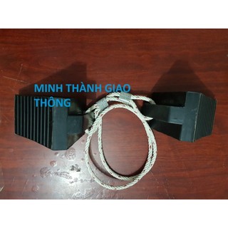 Chặn bánh xe cao su có dây nối dài 1.5m đi theo cặp , cục căn xe, cao su chặn xe, cao su kê xe