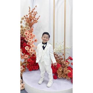 Set vest trắng cho công tử nhí