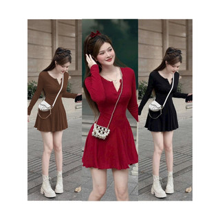 Set chân váy áo tay dài phối ren