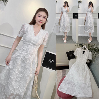 ẢNH TỰ CHỤP Đầm midi ren hoa V-neck