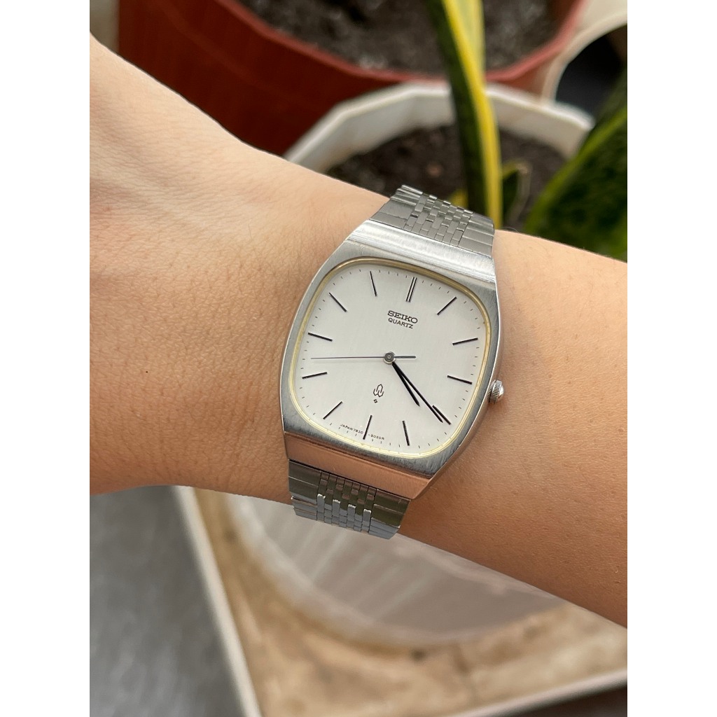 Đồng hồ nam Seiko mặt tank bầu chạy pin hàng Si