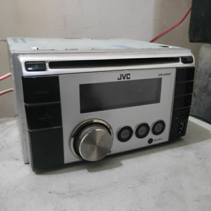 Đầu JVC hoạt động tốt, nghe hay cd, usb