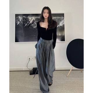 Set áo nhung tăm cổ rộng khoét V + quần kẻ ghi Eclipse Clothing