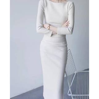 Váy xếp ly eo cổ thuyền xẻ Eclipse Clothing