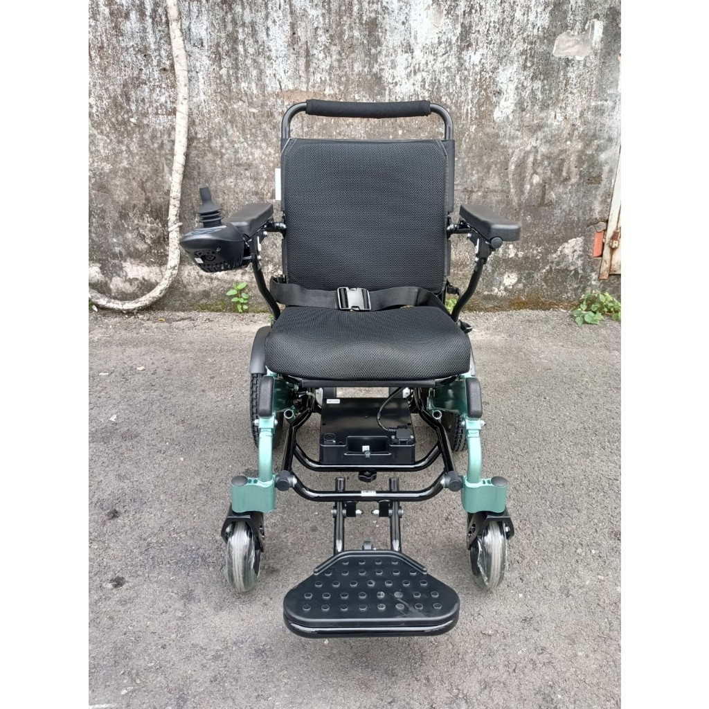 Xe Lăn Điện Gấp Gọn Lucass XE-612L