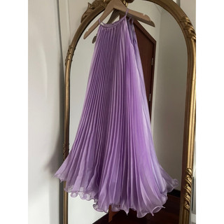 PHOEBE - Đầm biển hè chất liệu voan tím, xếp ly xẻ quạt thiết kế theo số đo