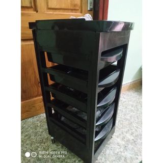 Xe đẩy cho salon tóc để đựng hóa chất