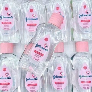 Dầu Mát Xa Dưỡng Ẩm Johnson Baby 50ml/200ml. Dầu massage dưỡng ẩm Johnson’s Baby Oil 50ml & 200ml