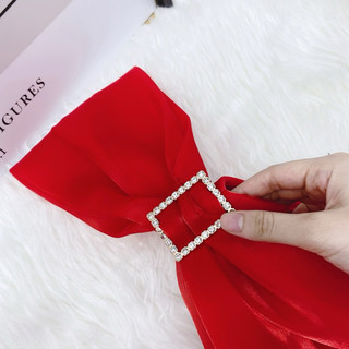 ĐẦM MIDI ĐỎ LỆCH VAI XOÈ PHỒNG