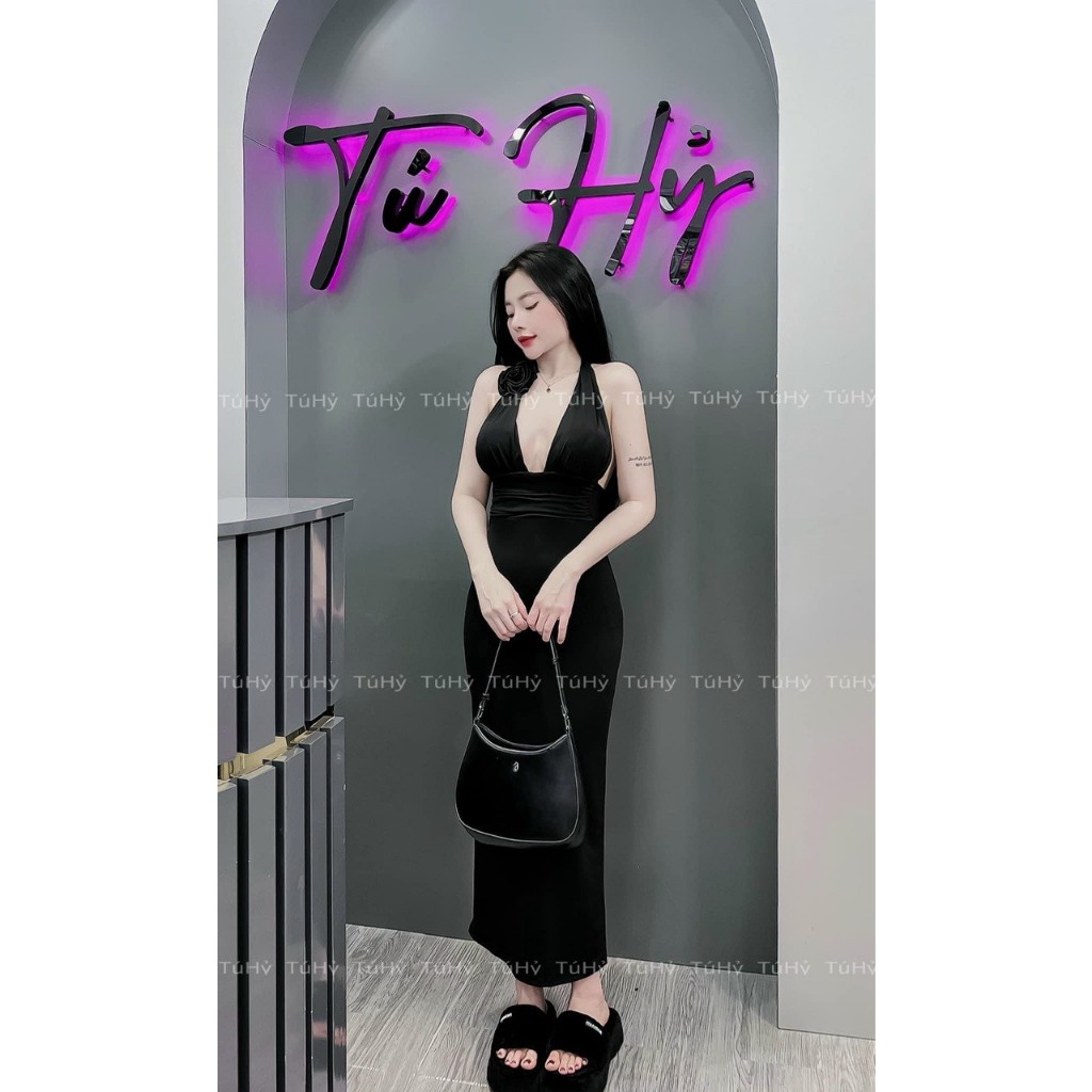 váy body xẻ ngực