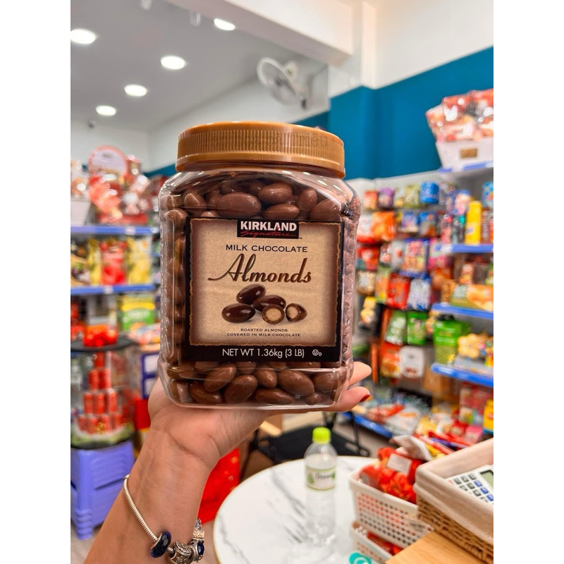 Chocolate mix 2.55kg & Socola sữa bọc hạnh nhân/nho Kirkland Almonds -  Mỹ