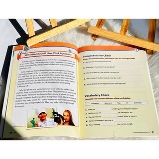 Bộ Nhập khẩu - DEBATING CHALLENGE 3q - Tặng Mp3 & Answer Key