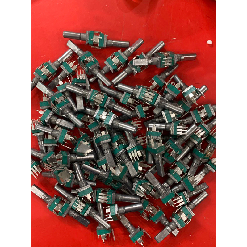 Sét 5 chiết áp 10k - 3C vuông xanh cong có ốc cán vát dài 20mm